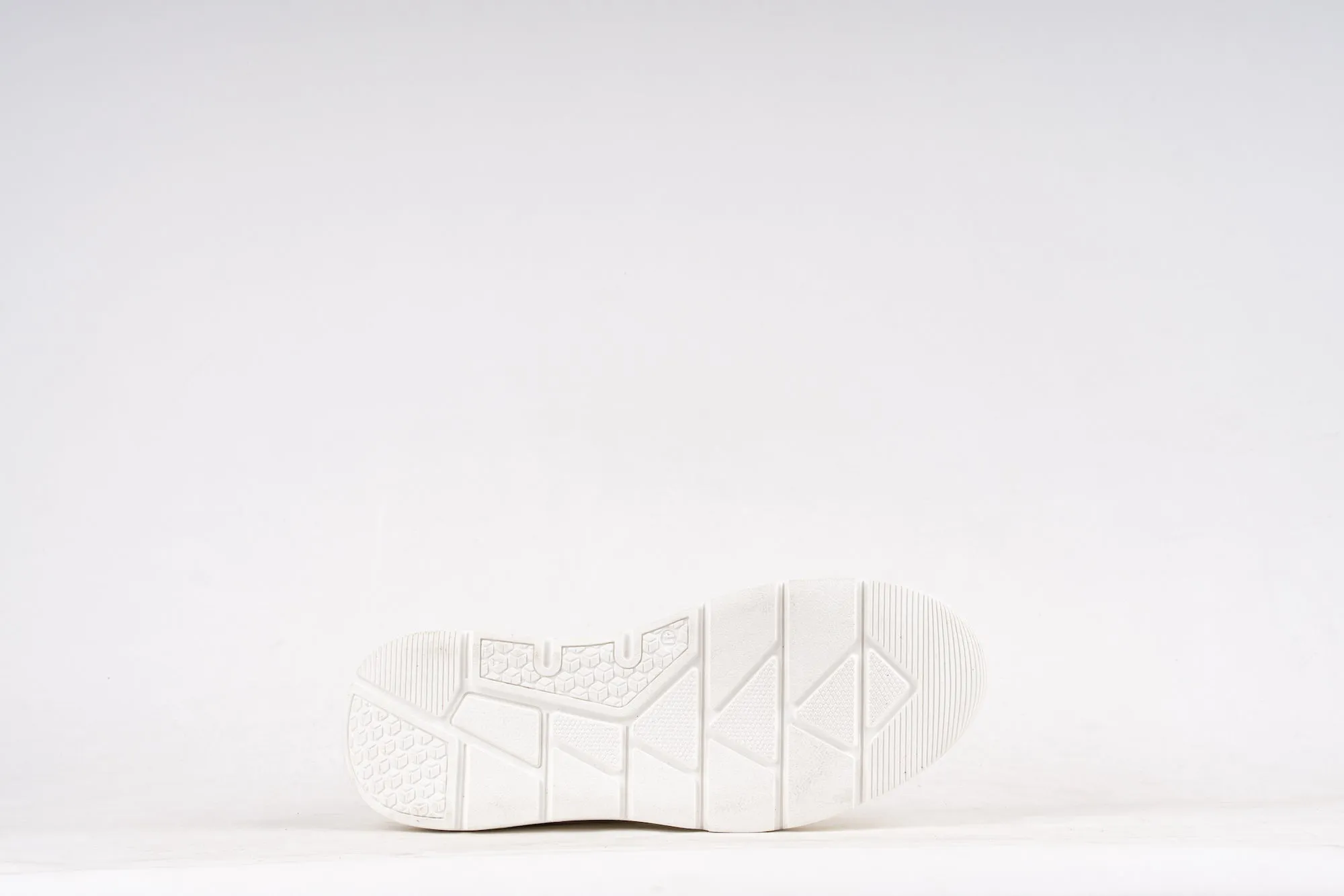 ZEUS | TRIPLE WHITE | UNISEX